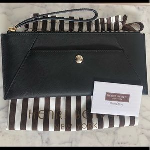 NWT Henri Bendel Black Wristlet/Clutch